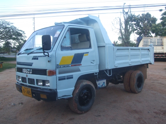 ขายถูกรถ 6 ล้อเล็ก ช่วงสั้น  อีซูซุ  NKR ดั้ม ปี  37