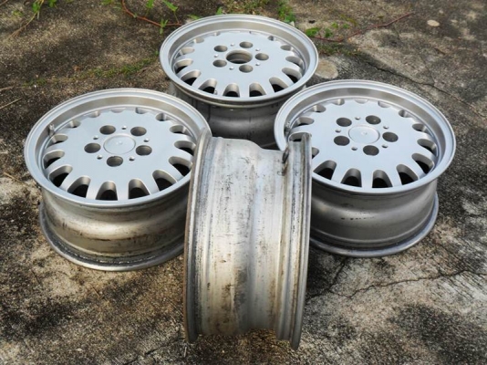 ขายล้อแม็กซ์ BMWแท้ ขอบ15นิ้ว 5รู120 (4วง=2500)แค่วงละ 625บาทเอง ไม่แตก ไม่ดุ้ง สีสวยๆ