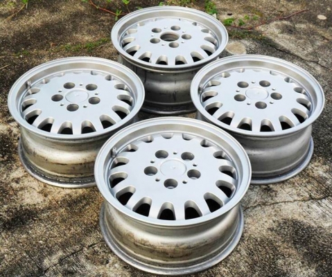 ขายล้อแม็กซ์ BMWแท้ ขอบ15นิ้ว 5รู120 (4วง=2500)แค่วงละ 625บาทเอง ไม่แตก ไม่ดุ้ง สีสวยๆ