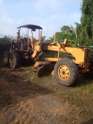 รถเกรด KOMATSU GD600 R -