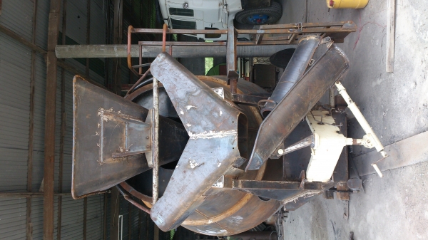 รถโม่ปูนและอะไหล่ชินส่วนโม่ปูน