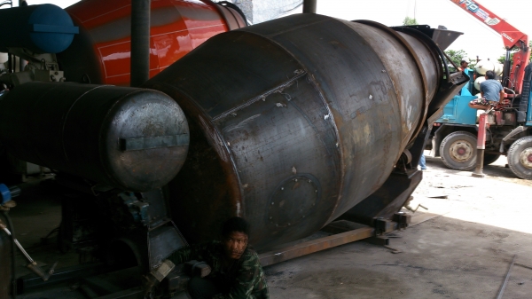 รถโม่ปูนและอะไหล่ชินส่วนโม่ปูน