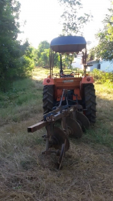 ขายครับรถไถ KUBOTA L2202DT พร้อมใบดันหน้า ผาน3 รถพร้อมใช้งานครับ