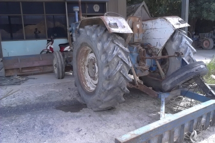 ขายเหมาถูกๆครับ ฟอร์ด 6015 T1 มี 2 คัน ราคาคันละ 250,000 บาท มีผานดันหน้า และ ผาน 3 ผาน 7 ครับ รถใช้งานได้ทั้ง 2 คัน ขายเหมาถูกๆครับ ฟอร์ด 6015 T1 มี 2 คัน ราคาคันละ 250,000 บาท มีผานดันหน้า และ ผาน 3 ผาน 7 ครับ รถใช้งานได้ทั้ง 2 คัน