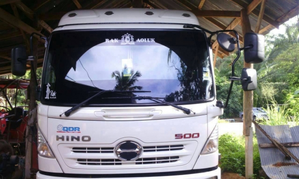 HINO FC9J  คุณสายลม บุญหว่าน นายก อบต.โคกสะอาด จากบุรีรัมภ์มัดจำกลางอากศเรียบร้อยแล้วคะ