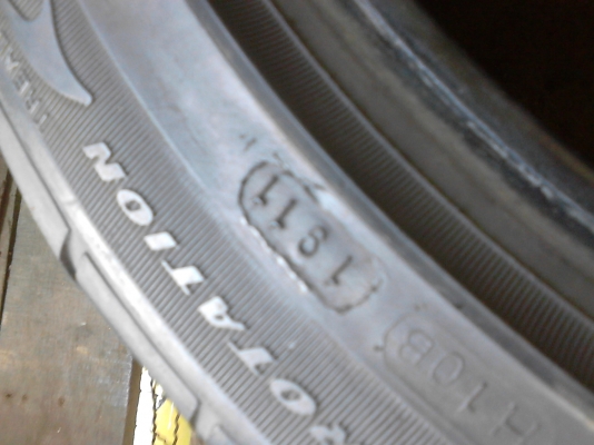 215/45R17 THUNDERER MACH II R701 มี 2 เส้น TEL.081-427-3941 215/45R17 THUNDERER MACH II R701 มี 2 เส้น TEL.081-427-3941