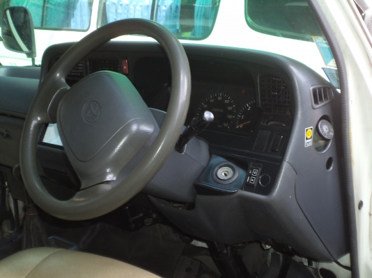 ขายรถตู้toyota หลังคาสูง ปี2000 ขายรถตู้toyota หลังคาสูง ปี2000