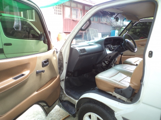 ขายรถตู้toyota หลังคาสูง ปี2000 ขายรถตู้toyota หลังคาสูง ปี2000