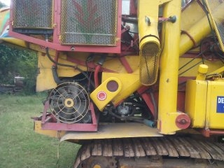 ขายรถเกี่ยวข้าว เกษตรพัฒนา อุ้ม 2.5 ตันรุ่นปลดหนี้ตัวใหญ่  ปี 53  หน้าเกียว 3.3 เมตรตัวเดิน 10