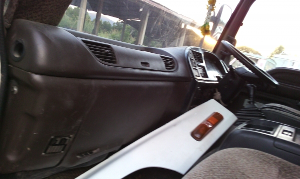 ขายรถ6ล้อโม้ปูนโม้ตรง3คิวรถนําเข้าเครือง210แรงมีเล่มทะเบืยน