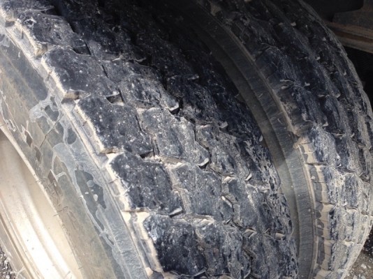 รถฮีโน่ 10 ล้อดั้ม 380 แรงม้า. ปี 53 ( ขายแม่ , ลูก )  สนใจติดต่อ  081 - 6079515