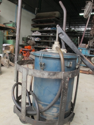 ขายถังน้ำมันมือโยกเติมน้ำมันพร้อมรถเข็น