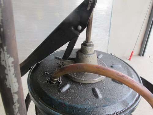 ขายถังน้ำมันมือโยกเติมน้ำมันพร้อมรถเข็น