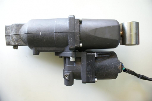 Power Trim สำหรับเครื่อง 4 จังหวะ ซูซูกิ 60/70/90 แรงม้า 16000 บาท