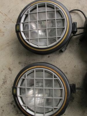 ขายspotlight land rover ของแท้มี2คู่หายาก