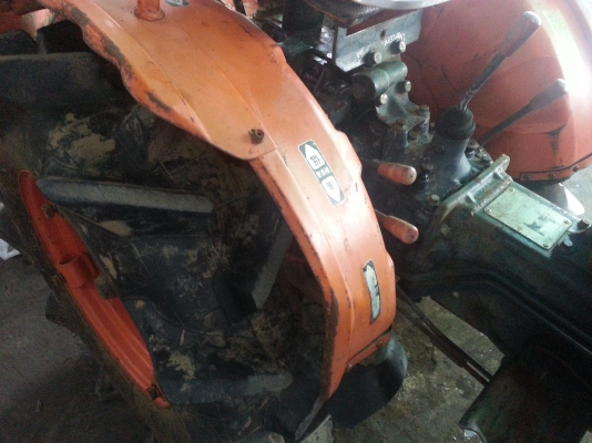 คูโบต้า B7000 4wd พร้อมโรตารี่จอบหมุนพร้อมใช้งาน