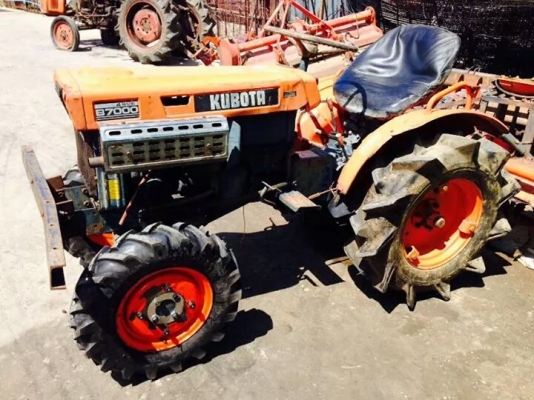 คูโบต้า B7000 4wd พร้อมโรตารี่จอบหมุนพร้อมใช้งาน