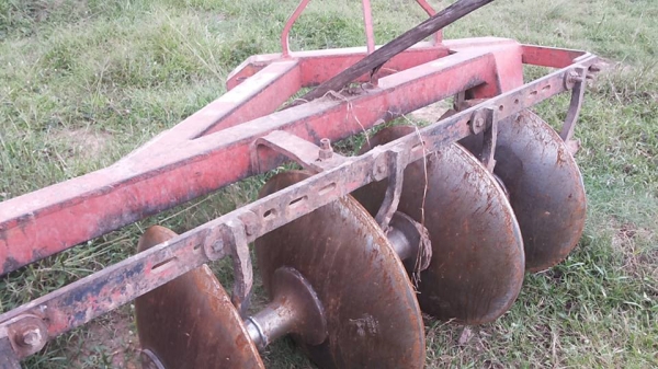 **32,000 บ.ต่อรอง**ขายผานพรวน 5 โครง 7 ตราช้าง รุ่นDH267L ใบ26นิ้ว สภาพดี โครงใหญ่แข็งแรง ไม่ผุ ใบดี มีบิ่นนิดๆหน่อย ไม่ผุ ใช้งานดี แข็งแรง ต่อพ่วงรถไถ ขนาด 40,60,70,90 แรง ใช้งานอยู่ปกติ พร้อมใช้ พร้อมลุย ราคาต่อรองได้นิดหน่อยเด้อ พี่น้องครับ **32,000 บ.ต่อรอง**ขายผานพรวน 5 โครง 7 ตราช้าง รุ่นDH267L ใบ26นิ้ว สภาพดี โครงใหญ่แข็งแรง ไม่ผุ ใบดี มีบิ่นนิดๆหน่อย ไม่ผุ ใช้งานดี แข็งแรง ต่อพ่วงรถไถ ขนาด 40,60,70,90 แรง ใช้งานอยู่ปกติ พร้อมใช้ พร้อมลุย ราคาต่อรองได้นิดหน่อยเด้อ พี่น้องครับ