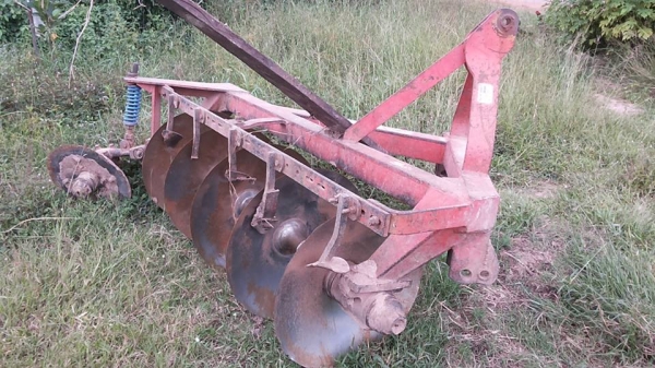 **32,000 บ.ต่อรอง**ขายผานพรวน 5 โครง 7 ตราช้าง รุ่นDH267L ใบ26นิ้ว สภาพดี โครงใหญ่แข็งแรง ไม่ผุ ใบดี มีบิ่นนิดๆหน่อย ไม่ผุ ใช้งานดี แข็งแรง ต่อพ่วงรถไถ ขนาด 40,60,70,90 แรง ใช้งานอยู่ปกติ พร้อมใช้ พร้อมลุย ราคาต่อรองได้นิดหน่อยเด้อ พี่น้องครับ **32,000 บ.ต่อรอง**ขายผานพรวน 5 โครง 7 ตราช้าง รุ่นDH267L ใบ26นิ้ว สภาพดี โครงใหญ่แข็งแรง ไม่ผุ ใบดี มีบิ่นนิดๆหน่อย ไม่ผุ ใช้งานดี แข็งแรง ต่อพ่วงรถไถ ขนาด 40,60,70,90 แรง ใช้งานอยู่ปกติ พร้อมใช้ พร้อมลุย ราคาต่อรองได้นิดหน่อยเด้อ พี่น้องครับ