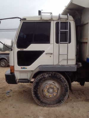 ขายรถสิบส้อ MUTSUBISHI รุ่น Fuso เครื่อง 6D17 220 แรงม้า 2 เพลา ดั๊ม สภาพพร้อมใช้งาน