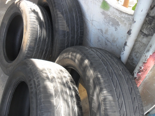 ยาง BRIDGESTONE 265/60R18ปี09 สวยๆ 4 เส้น ราคา 2800 บาท ยาง BRIDGESTONE 265/60R18ปี09 สวยๆ 4 เส้น ราคา 2800 บาท