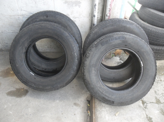 ยาง BRIDGESTONE 205R16ปี11 สวยๆ 4 เส้น ราคา 2500 บาท