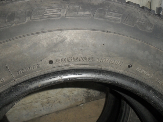 ยาง BRIDGESTONE 205R16ปี11 สวยๆ 4 เส้น ราคา 2500 บาท ยาง BRIDGESTONE 205R16ปี11 สวยๆ 4 เส้น ราคา 2500 บาท