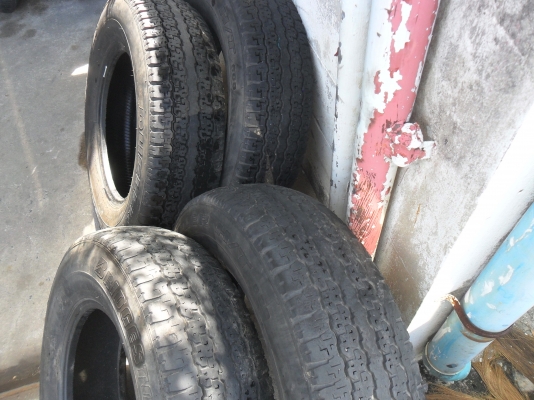 ยาง BRIDGESTONE 205R16ปี11 สวยๆ 4 เส้น ราคา 2500 บาท ยาง BRIDGESTONE 205R16ปี11 สวยๆ 4 เส้น ราคา 2500 บาท