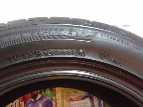 ยางซิ่ง,195-55-15 Bridgestone'RE002 สภาพแจ่มๆหนึ่งคู่ 2,200