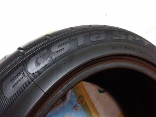 ยาง,215-50-17 KUMHO KU31 ดอกหนาๆปลายปี12หนึ่งคู่ 1,900 ยาง,215-50-17 KUMHO KU31 ดอกหนาๆปลายปี12หนึ่งคู่ 1,900