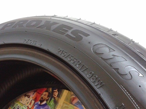 ยางยุ่น,215-55-17 TOYO C1S สภาพเต็มๆกลางปี13สี่เส้น 7,500