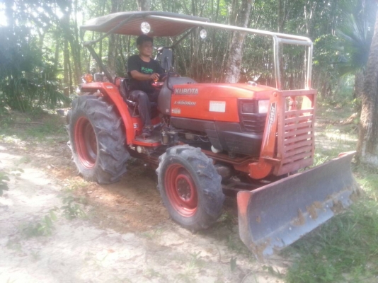 ขายรถไถ่ KUBUTA L45DI ปี53 ใบมีดจาน 6 รถทำงาน 1,830 ชั่วโมง รถสวยพร้อมใช้งาน เล่มทะเบียนพร้อมโอน ขายรถไถ่ KUBUTA L45DI ปี53 ใบมีดจาน 6 รถทำงาน 1,830 ชั่วโมง รถสวยพร้อมใช้งาน เล่มทะเบียนพร้อมโอน