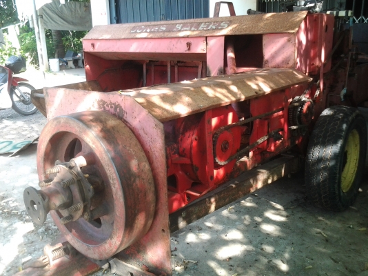 ขายตามสภาพเครื่องอัดฟางใช้งานได้เลย ขายตามสภาพเครื่องอัดฟางใช้งานได้เลย