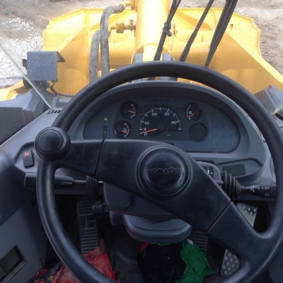 รถตัก Komatsu WA 320-5 สวยมาก สภาพ 90\% ไม่มีที่ติ รถใช้น้อย 3,000 กว่าชั่โมง นำเข้า ไม่ผ่านการใช้ในไทย