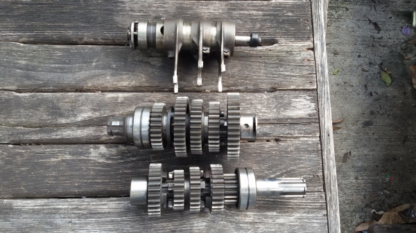 ขายครับอะไหล่ honda c92/cd125 /cb250/cb350/ cb360/cb77 อื่นๆๆดูเอาครับ กทม.