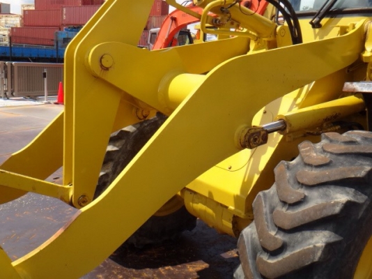 รถตัก Komatsu WA 100-3 สวยมาก สภาพ 90\% ไม่มีที่ติ รถใช้น้อย 3,000 กว่าชั่โมง นำเข้าจากญี่ปุ่น