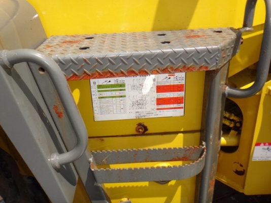 รถตัก Komatsu WA 100-3 สวยมาก สภาพ 90\% ไม่มีที่ติ รถใช้น้อย 3,000 กว่าชั่โมง นำเข้าจากญี่ปุ่น