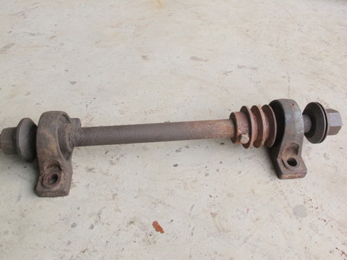 ขายเพลาวงเดือนขนาดใหญ่มีประกับรับใบ2ด้าน ยังแน่นๆ