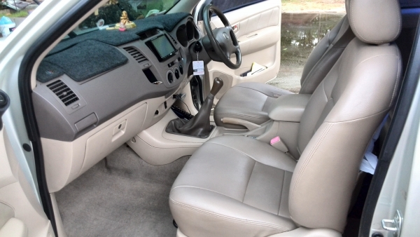 TOYOTA HILUX VIGO CAB 3.0 D4D 335,000 ฿ TOYOTA HILUX VIGO CAB 3.0 D4D 335,000 ฿