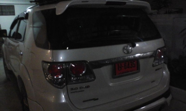 ขายดาวน์ Fortuner 3.0 TRD Sportivo สีขาวมุก ปี 2013 รถ 10 เดือน