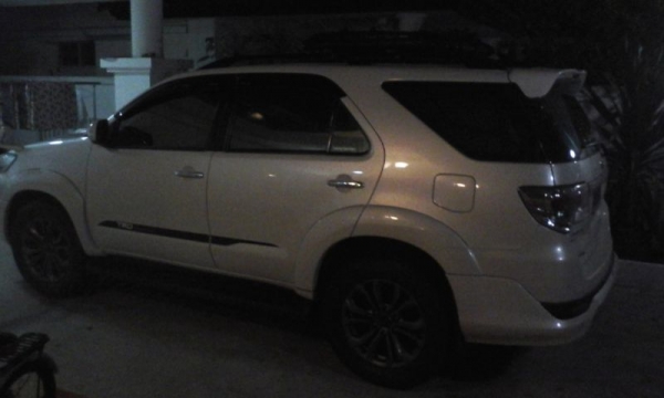 ขายดาวน์ Fortuner 3.0 TRD Sportivo สีขาวมุก ปี 2013 รถ 10 เดือน