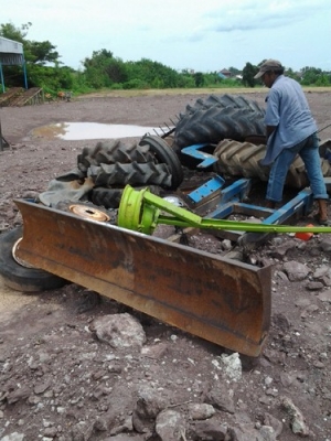 ชุดใบมีดดันหน้า Ford อุปกรณ์ครบชุด ติดต่อ 081-122-9104