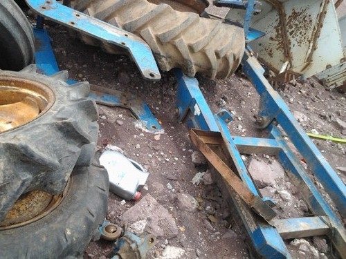 ชุดใบมีดดันหน้า Ford อุปกรณ์ครบชุด ติดต่อ 081-122-9104