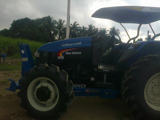 ขายรถไถFORD  NEWHOLLAND รุ่นTS90รถ2500ช.ม กรองใหญ่สนใจ0810076640
