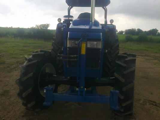 ขายรถไถFORD  NEWHOLLAND รุ่นTS90รถ2500ช.ม กรองใหญ่สนใจ0810076640