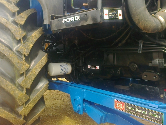 ขายรถไถFORD  NEWHOLLAND รุ่นTS90รถ2500ช.ม กรองใหญ่สนใจ0810076640