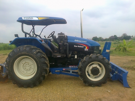 ขายรถไถFORD  NEWHOLLAND รุ่นTS90รถ2500ช.ม กรองใหญ่สนใจ0810076640