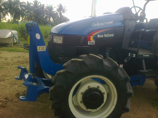 ขายรถไถFORD  NEWHOLLAND รุ่นTS90รถ2500ช.ม กรองใหญ่สนใจ0810076640