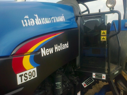 ขายรถไถFORD  NEWHOLLAND รุ่นTS90รถ2500ช.ม กรองใหญ่สนใจ0810076640