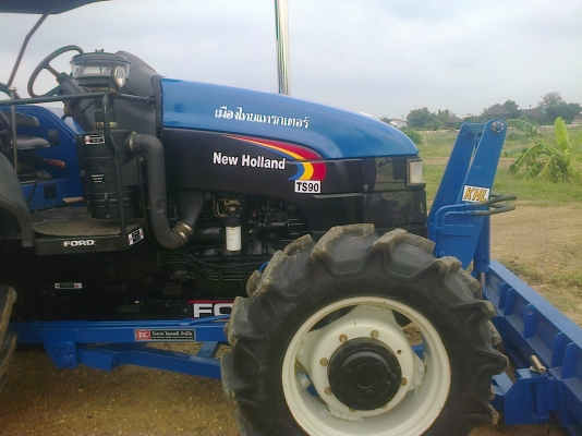 ขายรถไถFORD  NEWHOLLAND รุ่นTS90รถ2500ช.ม กรองใหญ่สนใจ0810076640
